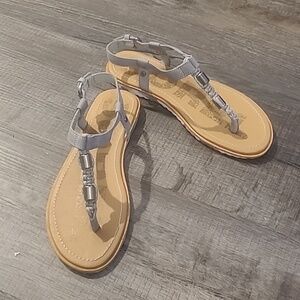 NWOT Sorel Ella's T-strap Gray Silver Sandals Women's Sz 7.5